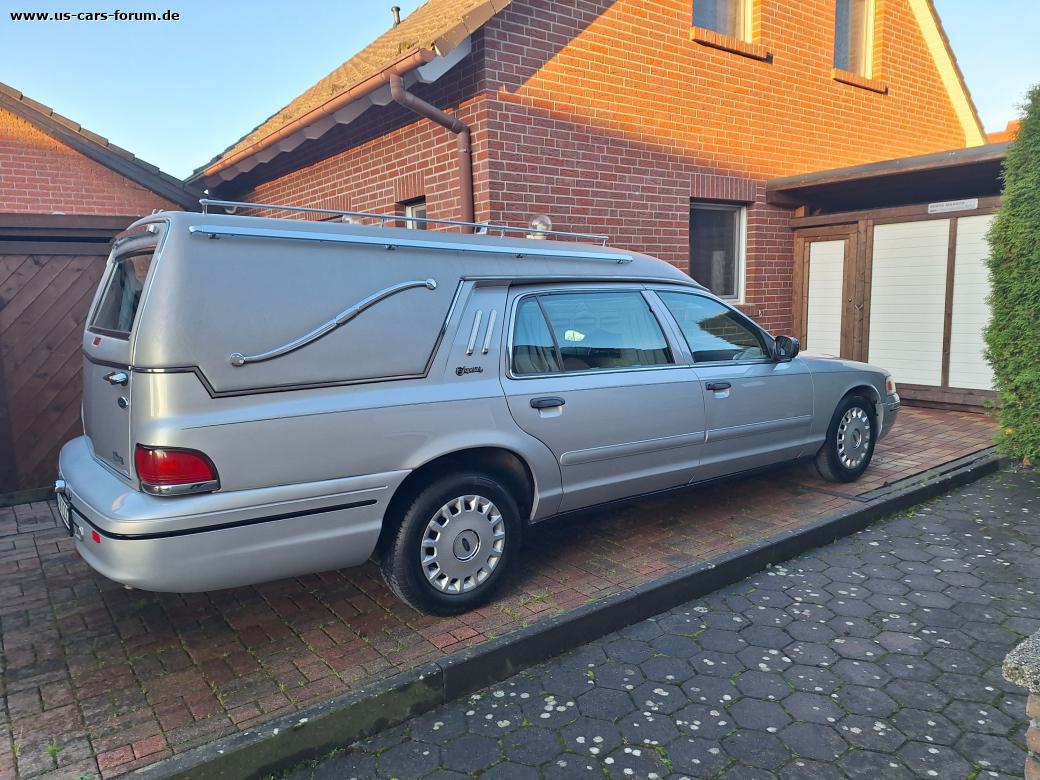 Ford Crown Victoria